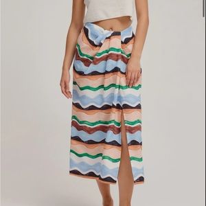 Venroy linen skirt- size small (never worn)
